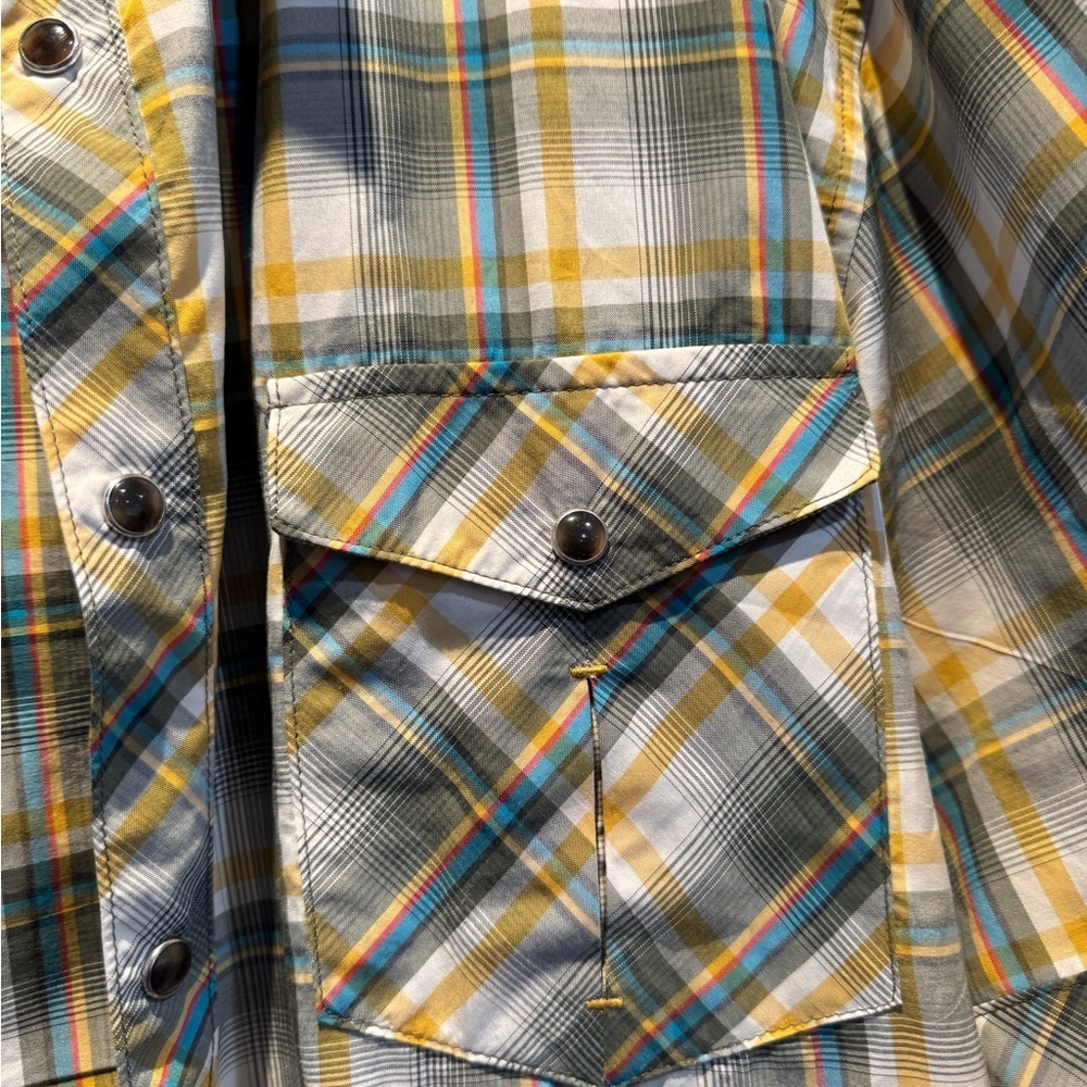 Kuhl Response Quick-dry, moisture-wicking, UV protection Short sleeve button up - Picture 2 of 4